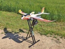 Taschen / Boxen / Modell Ständer / Schutztaschen für Modelle