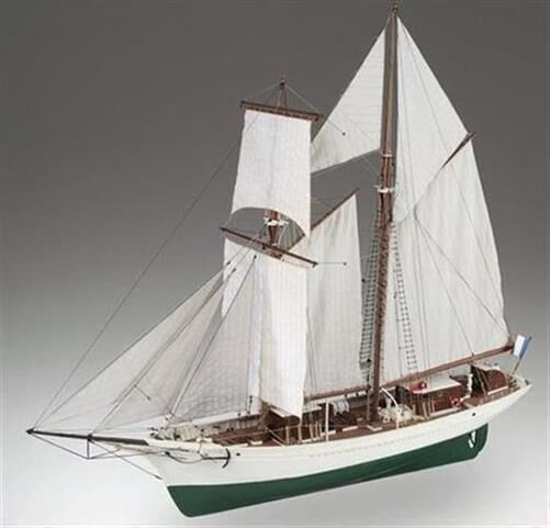 Krick DUSEK Standmodell La Belle Poule Segelschulschiff Baukasten / 21222
