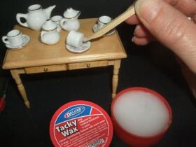 Krick DELUXE MATERIALS Tacky Wachs 28g DELUXE / 44086