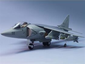 Krick DUMAS BOATS AV-8B Harrier Balsabausatz / ds503