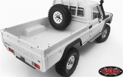 RC4WD Rear Fender Flares for Land Cruiser LC70 Body / RC4VVVC0402