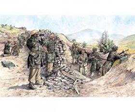 ITALERI 1:72 WWII De.Fallschirmtruppe Trop.Unif. / 510006134