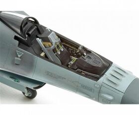 TAMIYA 1:72 US F-16CJ Fighting Falcon / 300060786