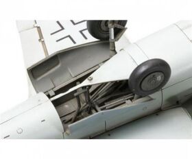 TAMIYA 1:48 Dt. Heinkel He162A-2 Salamander / 300061097