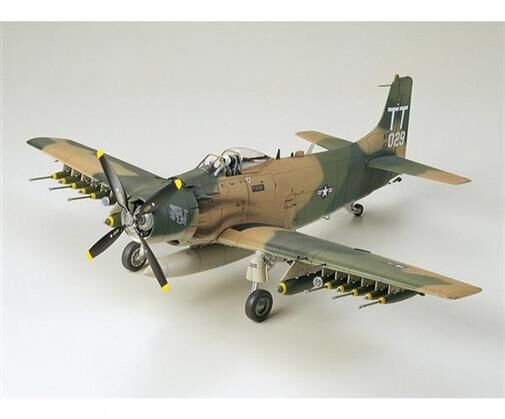 TAMIYA 1:48 Douglas A-1J Skyrider USAF / 300061073