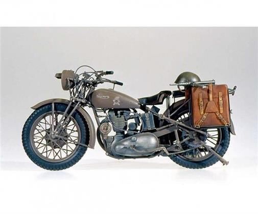ITALERI 1:9 Triumph / 510007402