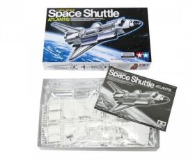 TAMIYA 1:100 Space Shuttle Atlantis / 300060402