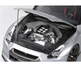 TAMIYA 1:24 Nissan GT-R Strassenversion / 300024300