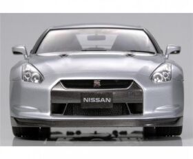 TAMIYA 1:24 Nissan GT-R Strassenversion / 300024300