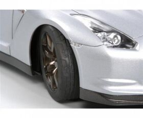 TAMIYA 1:24 Nissan GT-R Strassenversion / 300024300