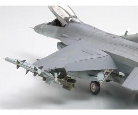 TAMIYA 1:48 Lockheed Martin F-16C Block 25/32 / 300061101