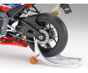 TAMIYA 1:12 Honda CBR 1000-RR-R Fireblade SP / 300014138