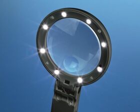 LIGHTCRAFT LED-Handlupe 5x mit klappbaren Standfuß  / 492298