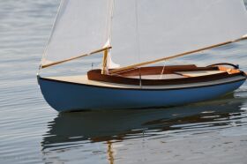 Aero Naut Bullseye Segelboot RC Modell Bausatz / 301300