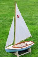 Aero Naut Bullseye Segelboot RC Modell Bausatz / 301300