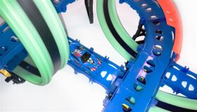 AMEWI RC Magic Traxx Glow  113-teilig mit zwei Rennfahrzeugen / 100674