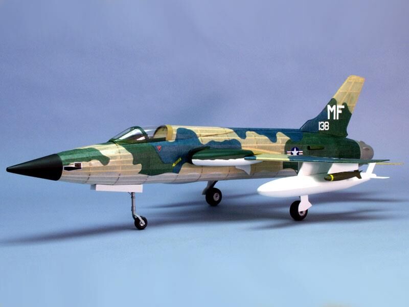 Dumas Standmodell F-105 Thunderchief Balsabausatz / ds502