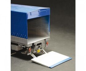 ITALERI 1:24 Volvo F16 Plane m. Hebebühne / 510003945