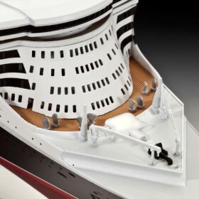 Revell Modellbausatz Passagierschiff Queen Mary 2  / 05231