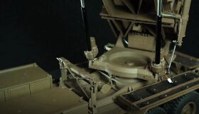 AMEWI / U.S. M747 Sattelaufflieger Raketenwerfer grün KIT / 22563