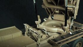 AMEWI / U.S. M747 Sattelaufflieger Raketenwerfer sand KIT / 22564