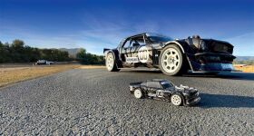 Team Associated Apex2 Hoonicorn / Hoonitruck / Datsun 240Z RTR