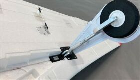 AMEWI AMXFlight YAK-11 rot/weiß / Military Camouflage EPO 6S PNP