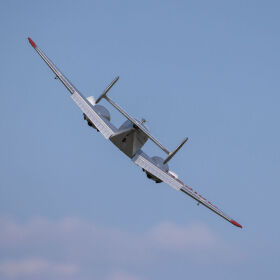 E-flite Twin Beechcraft D18 1.5m PNP / BNF Basic