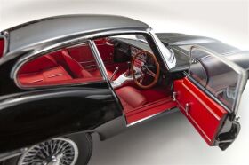 Kyosho 1:18 Jaguar Type-E 3.8L Coupe MK1 1961 Schwarz / KS08954BK