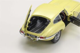 Kyosho 1:18 Jaguar Type-E 3.8L Coupe MK1 1961 Pale...