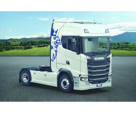 ITALERI 1:24 Scania 770 S V8 "White Cab" /...