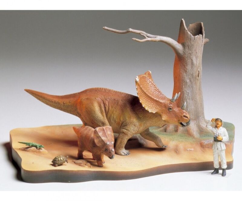 TAMIYA 1:35 Chasmosaurus Diorama Set / 300060101