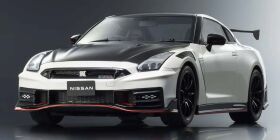 Kyosho 1:18 Resin Samurai Collection Nissan GT-R Nismo 2024 SP White / KSR18061W