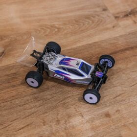 LOSI Micro-B 1:24 2WD Buggy RTR inkl. Akku & Ladegerät, silber / LOS00007T2