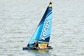 Joysway Sail Boat RTR Focus V3 Blue 2.4GHz J4C05 / JOY8812V3B