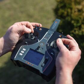 Spektrum NX7e+ 14-Kanal DSMX Fernsteuerung Einzelsender Black Edition / SPMR7120EU