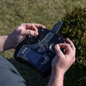 Spektrum NX7e+ 14-Kanal DSMX Fernsteuerung Einzelsender Black Edition / SPMR7120EU