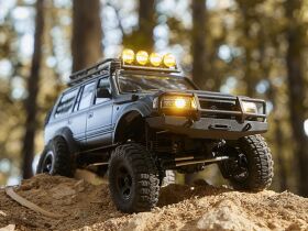 FMS FCX18 Toyota LC80 1:18 schwarz Pro - RTR 2.4GHz / DPFMS11831PRTRBK