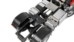 AMEWI / Mercedes-Benz Arocs Sattelzug mit Kippauflieger 4x4 1:14 RTR rot / 22695