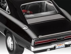 Revell Modellbausatz mit Basiszubehör Model Set F&F Dominics 1970 Dodge Charger / 67693