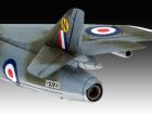 Revell Modellbausatz mit Basiszubehör Model Set Hawker Hunter FGA.9 / 63833