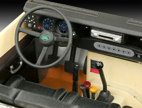 Revell Modellbausatz mit Basiszubehör Model Set Land Rover Series III LWB (commercial) / 67056