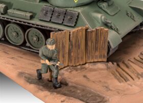 Revell Modellbausatz mit Basiszubehör Model Set T-34/76 Modell 1940 / 63294
