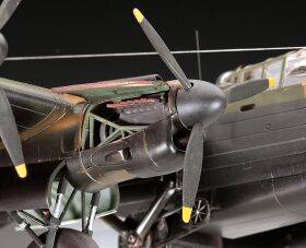 Revell Modellbausatz mit Basiszubehör Model Set Lancaster B.III "DAMBUSTERS" / 64295