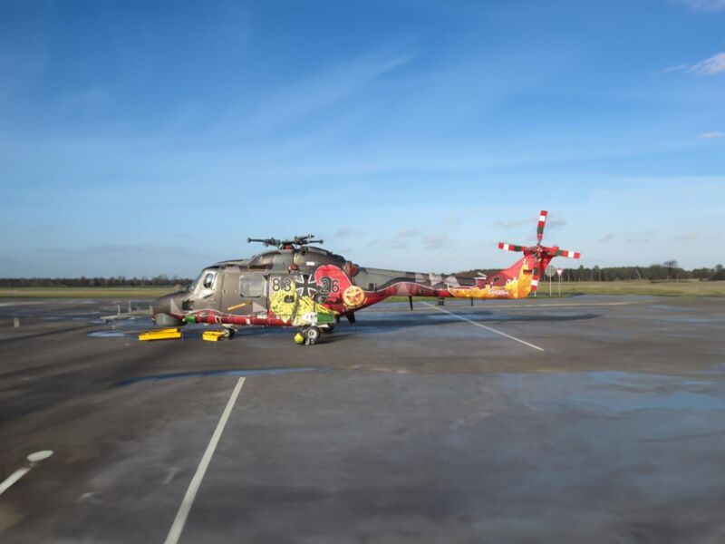 Revell Modellbausatz Westland Sea Lynx Mk.88A (40 Years Special Edition / 03806