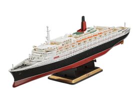 Revell Modellbausatz Queen Elizabeth II / 05806