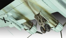 Revell Modellbausatz Focke-Wulf Fw 200 C-5/C-8 Condor / 03777