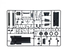 ITALERI 1:35 Sd.Kfz.10 Demag D7 w/German Paratr. / 510006561