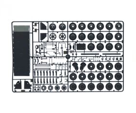 ITALERI 1:35 Sd.Kfz.173 Jagdpanther+winter crew / 510006564