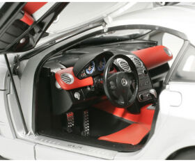 1:24 Mercedes-Benz SLR McLaren Street / 300024290